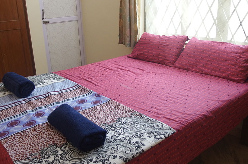 Deluxe Non Ac Room Cheap Stay In Vagator Yellow House Goa